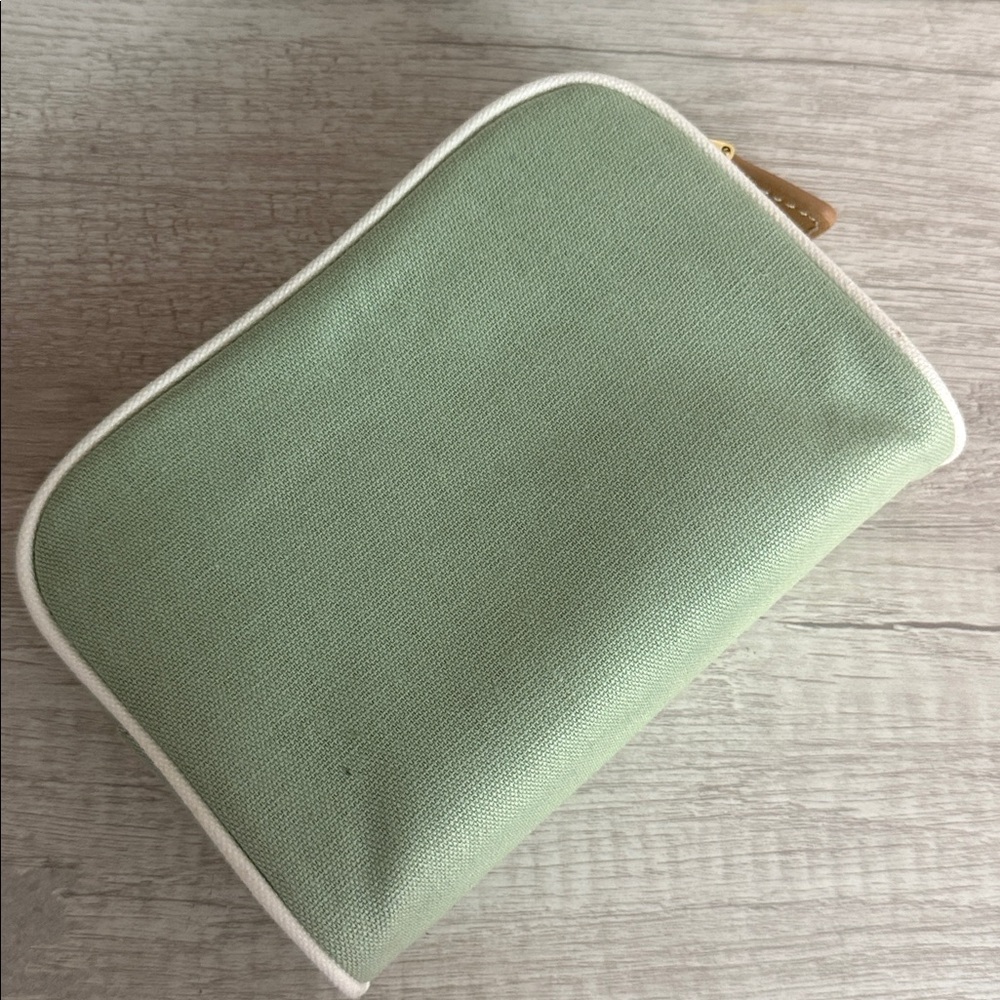 Aerin Lauder signature cloth makeup bag in Sage; NWOT - Picture 4 of 8